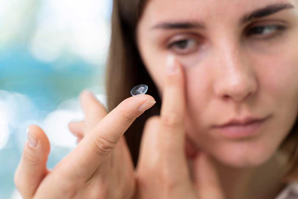 Daily disposable contact lenses for everyday and occasional wear