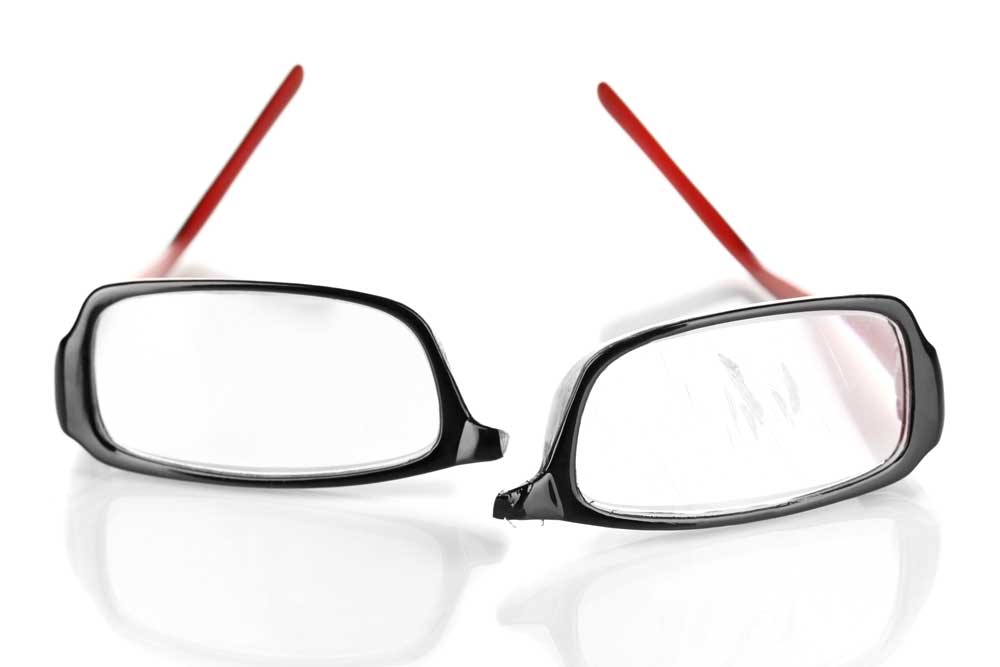 Using vision insurance benefits at Hakim Optical